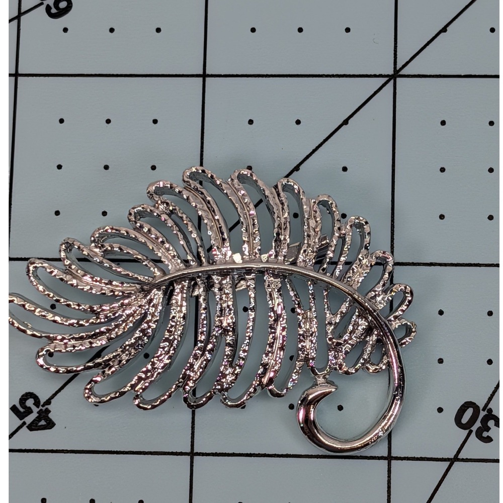 Vintage Silver Tone Leaf Brooch Textured Openwork Botanical Pin 2.25 Inch